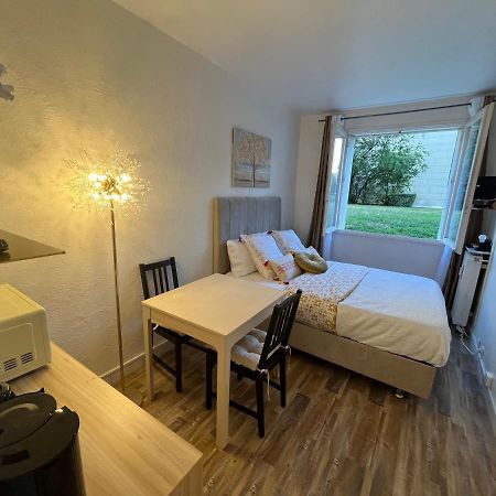 Studio Situe A 5 Min Du Chateau De Versailles Et Stationnement Gratuit Exterior foto