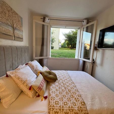 Studio Situe A 5 Min Du Chateau De Versailles Et Stationnement Gratuit Exterior foto