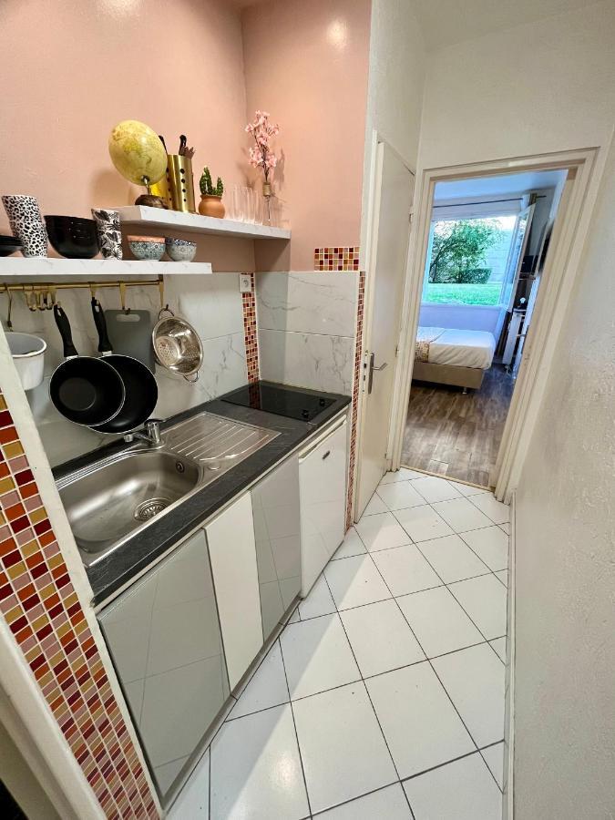 Studio Situe A 5 Min Du Chateau De Versailles Et Stationnement Gratuit Exterior foto
