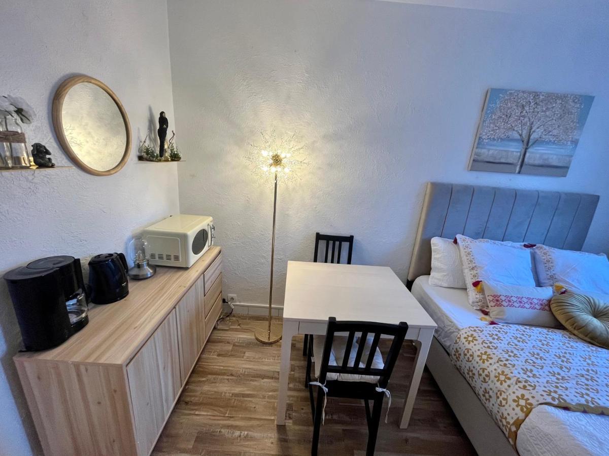 Studio Situe A 5 Min Du Chateau De Versailles Et Stationnement Gratuit Exterior foto
